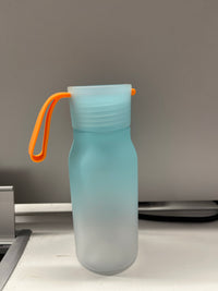 Bouteille en plastique dégradée verte avec sangle 350 ml Gradient Séries