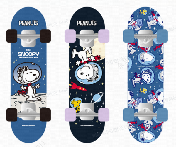 Skateboard à doigts dans l'espace SNOOPY