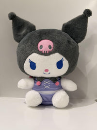 Peluche Kuromi assise 25cm Jump into Summer Sanrio Series